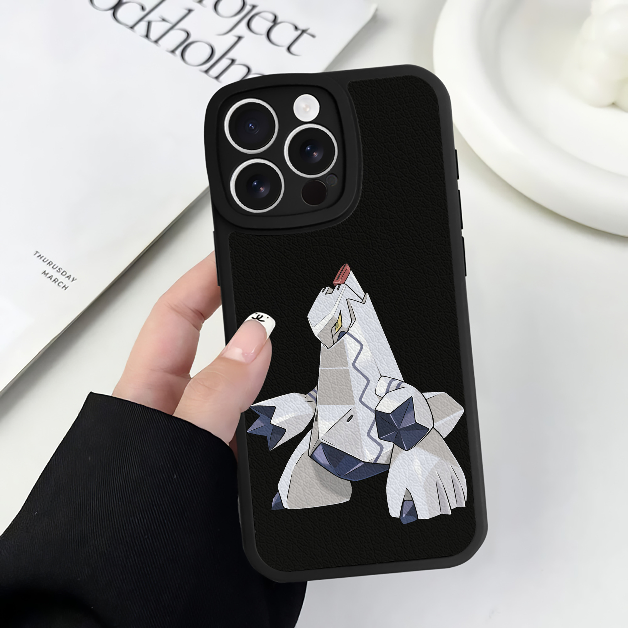 （画像用） ポケットモンスター Pokémon 【iPhone 16シリーズ対応】シリコンスマホケース（レザー調） 材質：シリコン